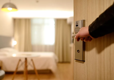 酒店管理軟件與硬件 優(yōu)缺點互補(bǔ)，共筑高效運營